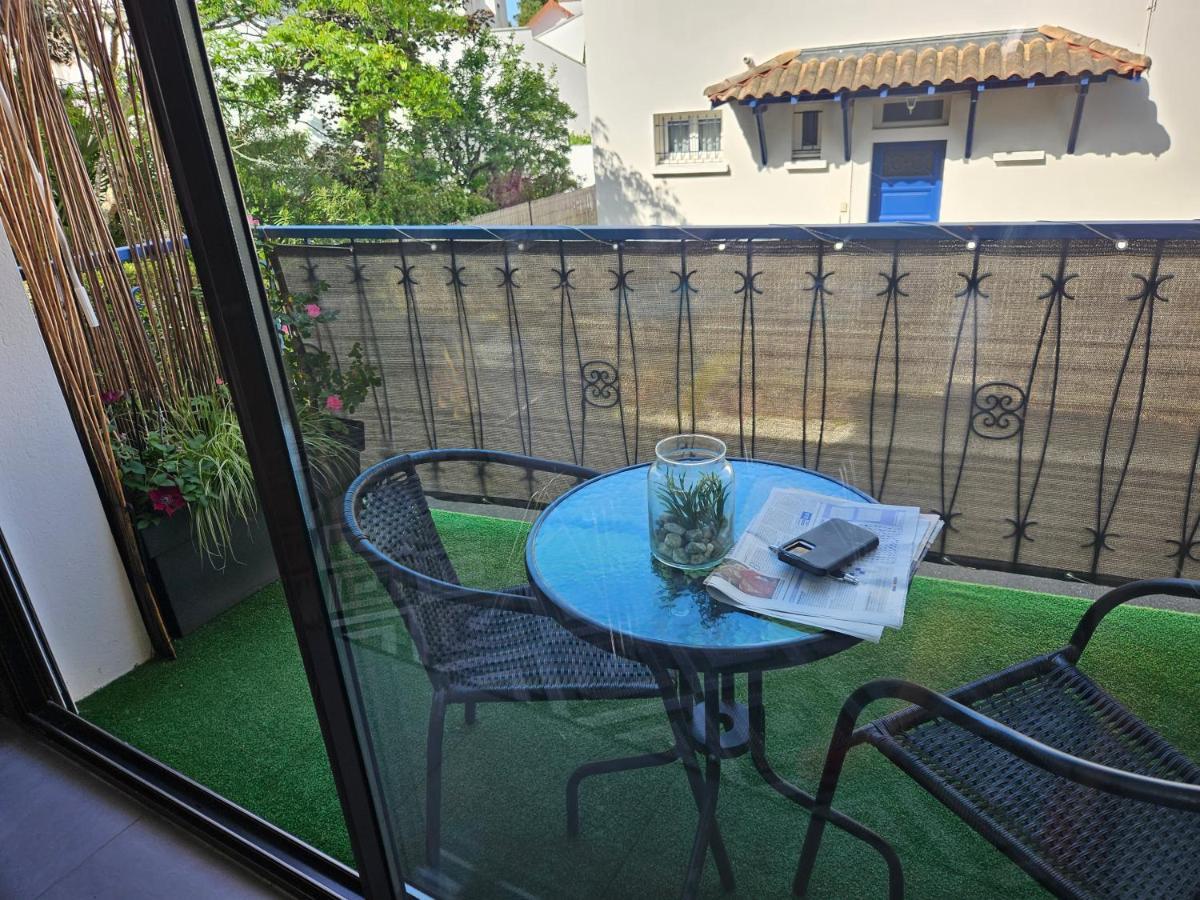 De Charme , Royan, Proche Avec Balcon. Apartment *